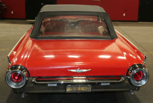 1961 Ford Thunderbird Convertible - photo 4