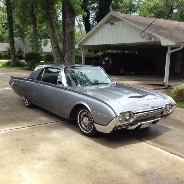1961 Ford Thunderbird, 54,000 original miles, New paint, New leather seats 1961 Ford Thunderbird Base