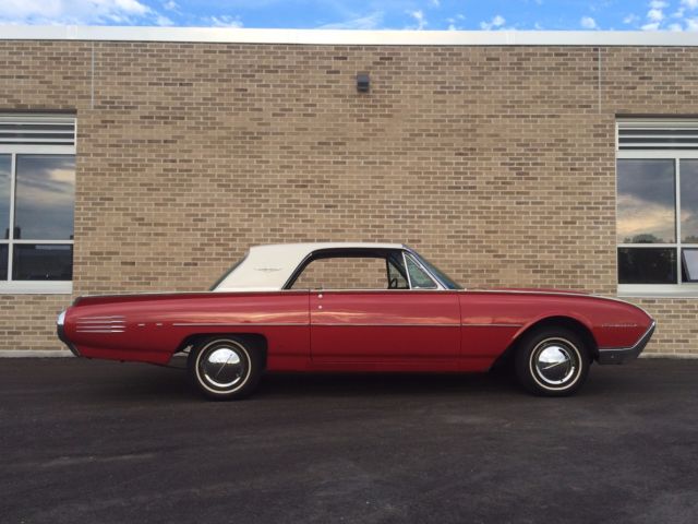 1961 Ford Thunderbird - photo 2
