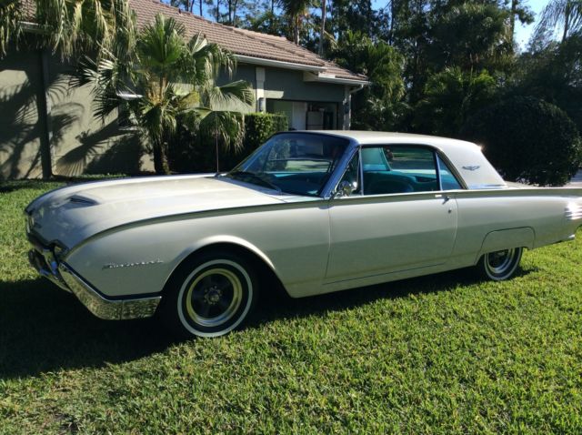 1961 Ford Thunderbird - photo 2