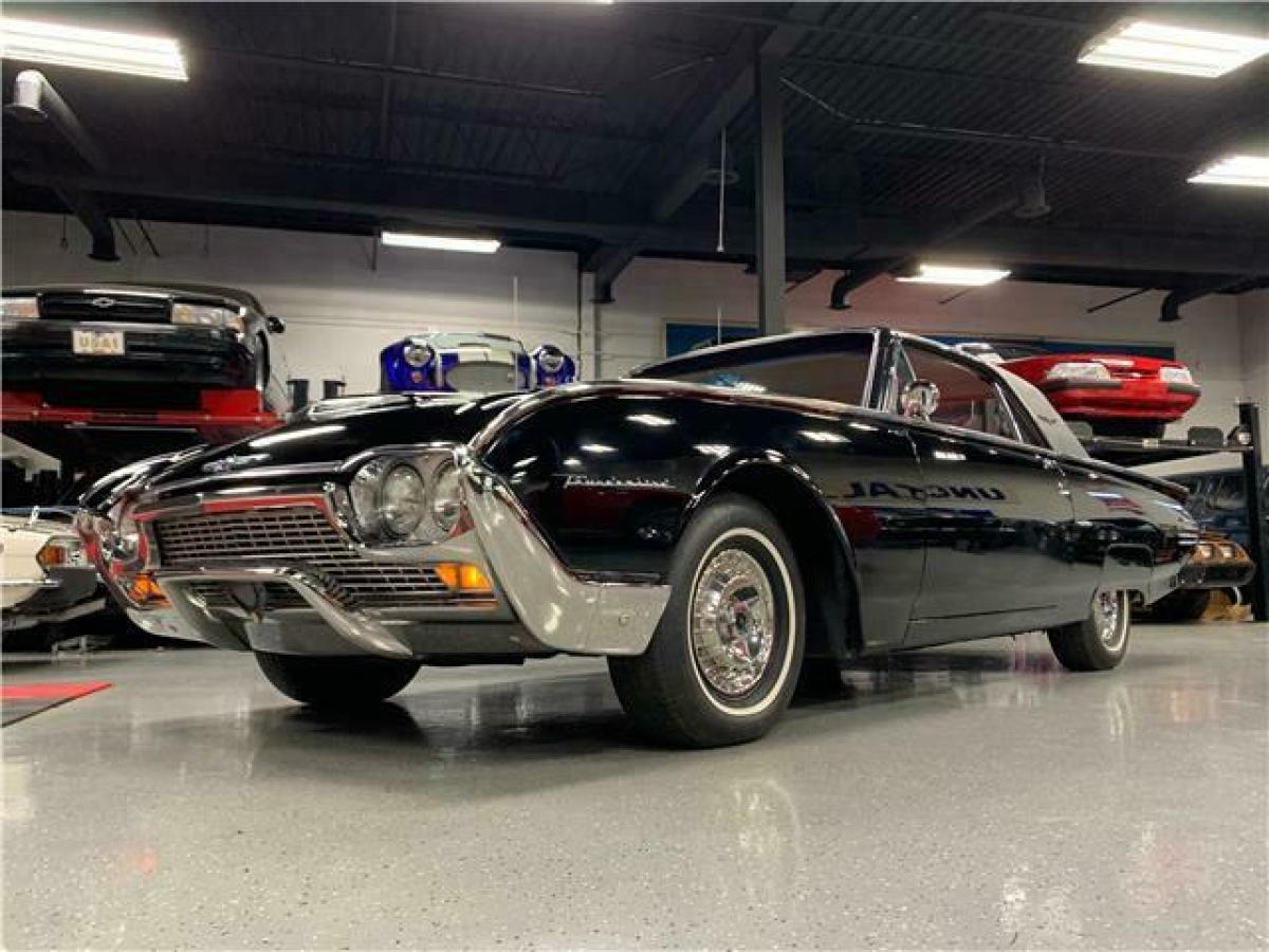 1961 Ford Thunderbird - photo 2