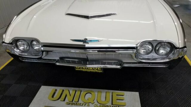 1961 Ford Thunderbird Convertible - photo 9