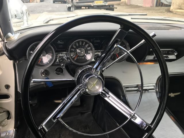 1961 Ford Thunderbird - photo 12