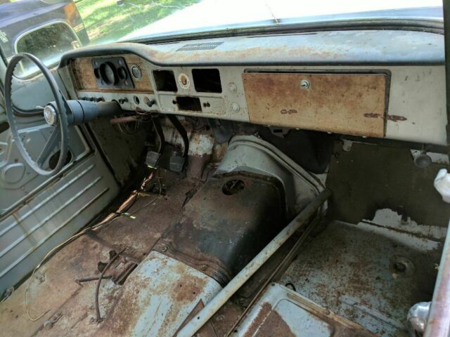 1961 GMC Suburban - photo 5