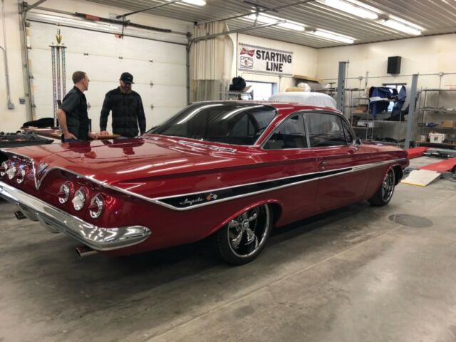 1961 Chevrolet Impala - photo 2