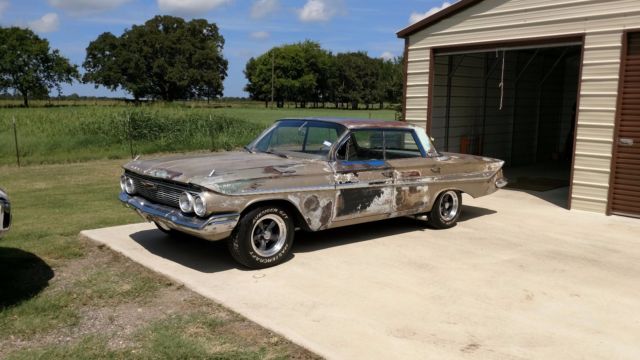 1961 Chevrolet Impala Sport Sedan - photo 4
