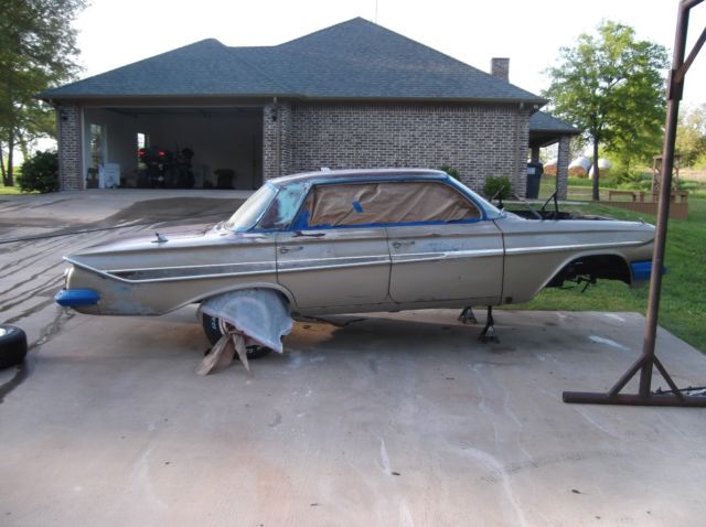 1961 Chevrolet Impala Sport Sedan - photo 8
