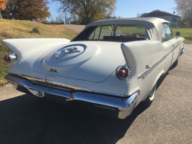 1961 Chrysler Imperial crown - photo 2