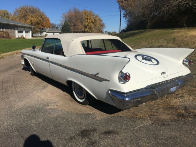 1961 Chrysler Imperial crown - photo 3