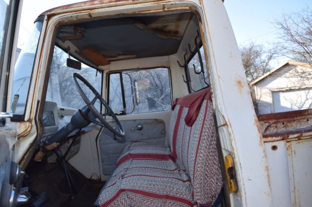 1961 International Harvester B-120 4 x 4 Pickup Truck - photo 13