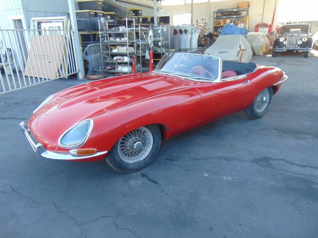 1961 Jaguar E-Type S1 Roadster - Early Flat Floor, Welded Louver. Rare!!! 1961 Jaguar E-Type