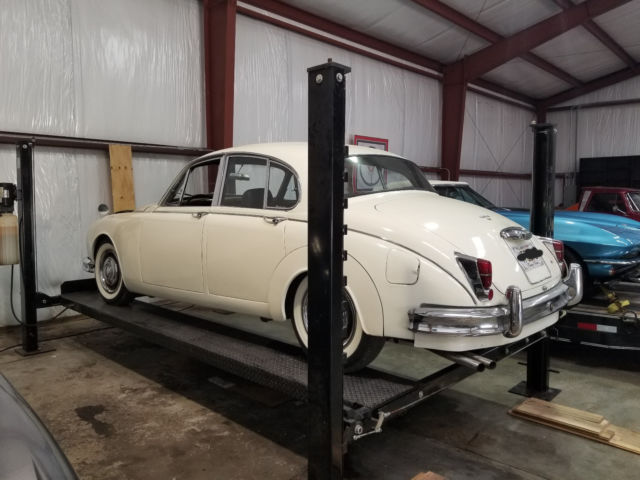1961 Jaguar Mark II - photo 6