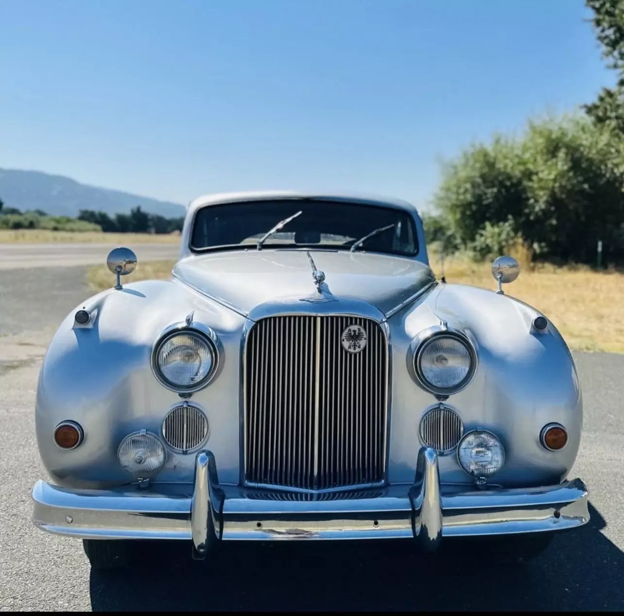 1961 Jaguar Mark IX Grey manual transmission with overdrive 1961 Jaguar Mark IX manual transmission with overdrive