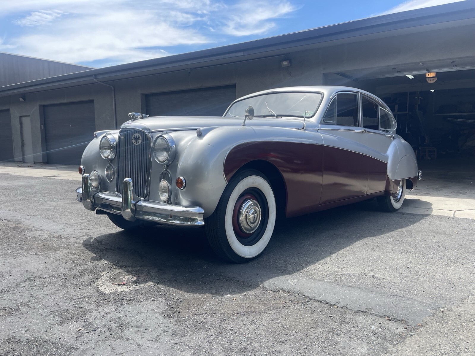 1961 Jaguar Mark IX manual transmission with overdrive - photo 3