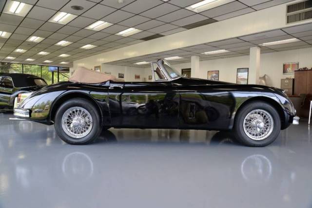 1961 Jaguar XK XK150 - photo 3
