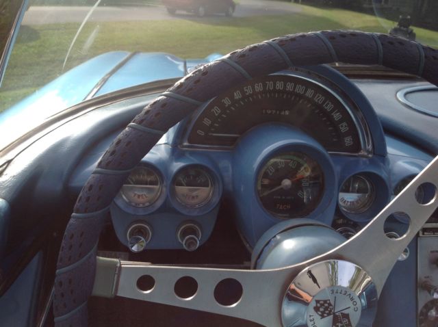 1961 Chevrolet Corvette Base Convertible 2-Door - photo 10