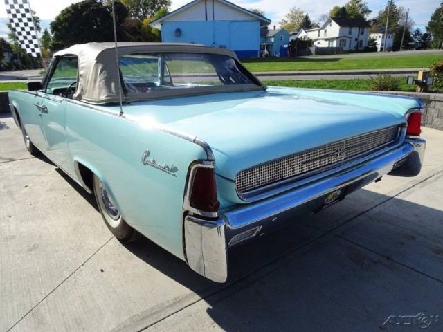 1961 Lincoln Continental Convertible - photo 11