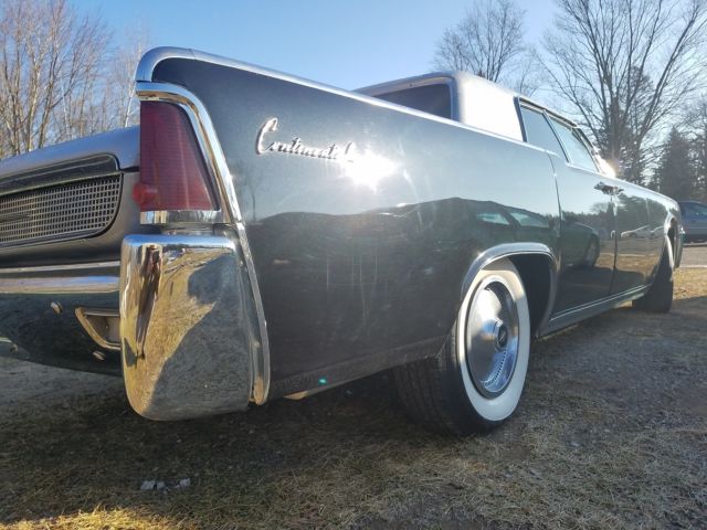 1961 Lincoln Continental luxury - photo 2