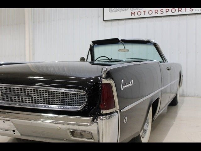 1961 Lincoln Continental Convertible - photo 12