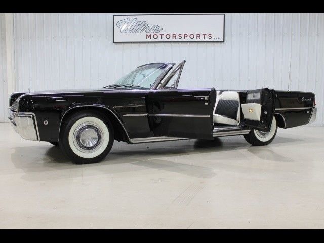 1961 Lincoln Continental Convertible - photo 3