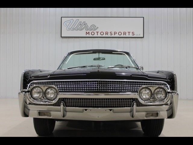 1961 Lincoln Continental Convertible - photo 4