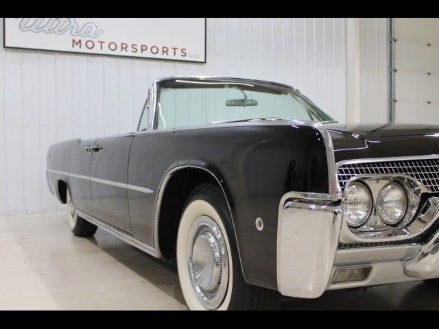 1961 Lincoln Continental Convertible - photo 6