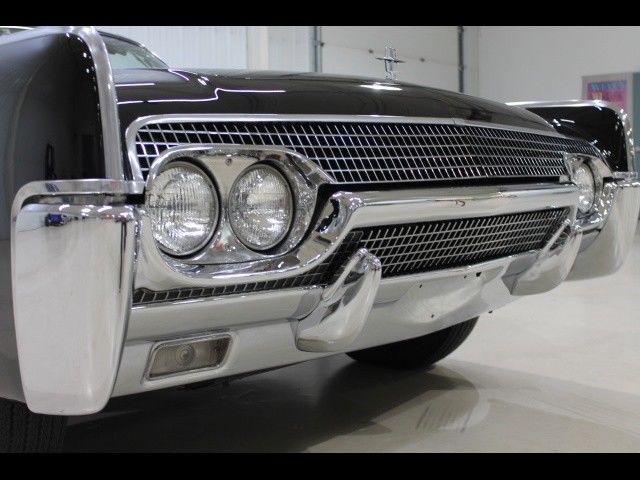 1961 Lincoln Continental Convertible - photo 7