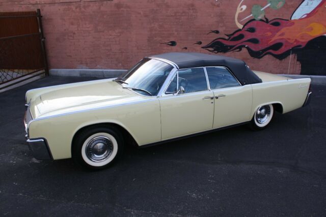 1961 Lincoln Continental Convertible