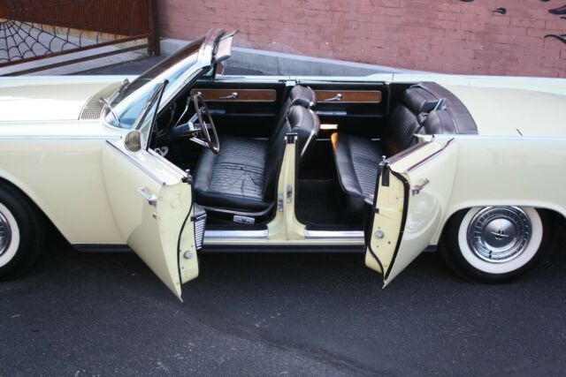 1961 Lincoln Continental Convertible - photo 13
