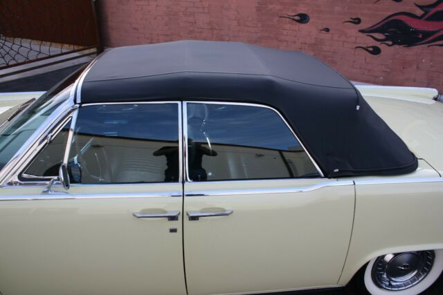 1961 Lincoln Continental Convertible - photo 2