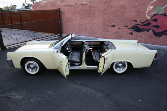 1961 Lincoln Continental Convertible - photo 8