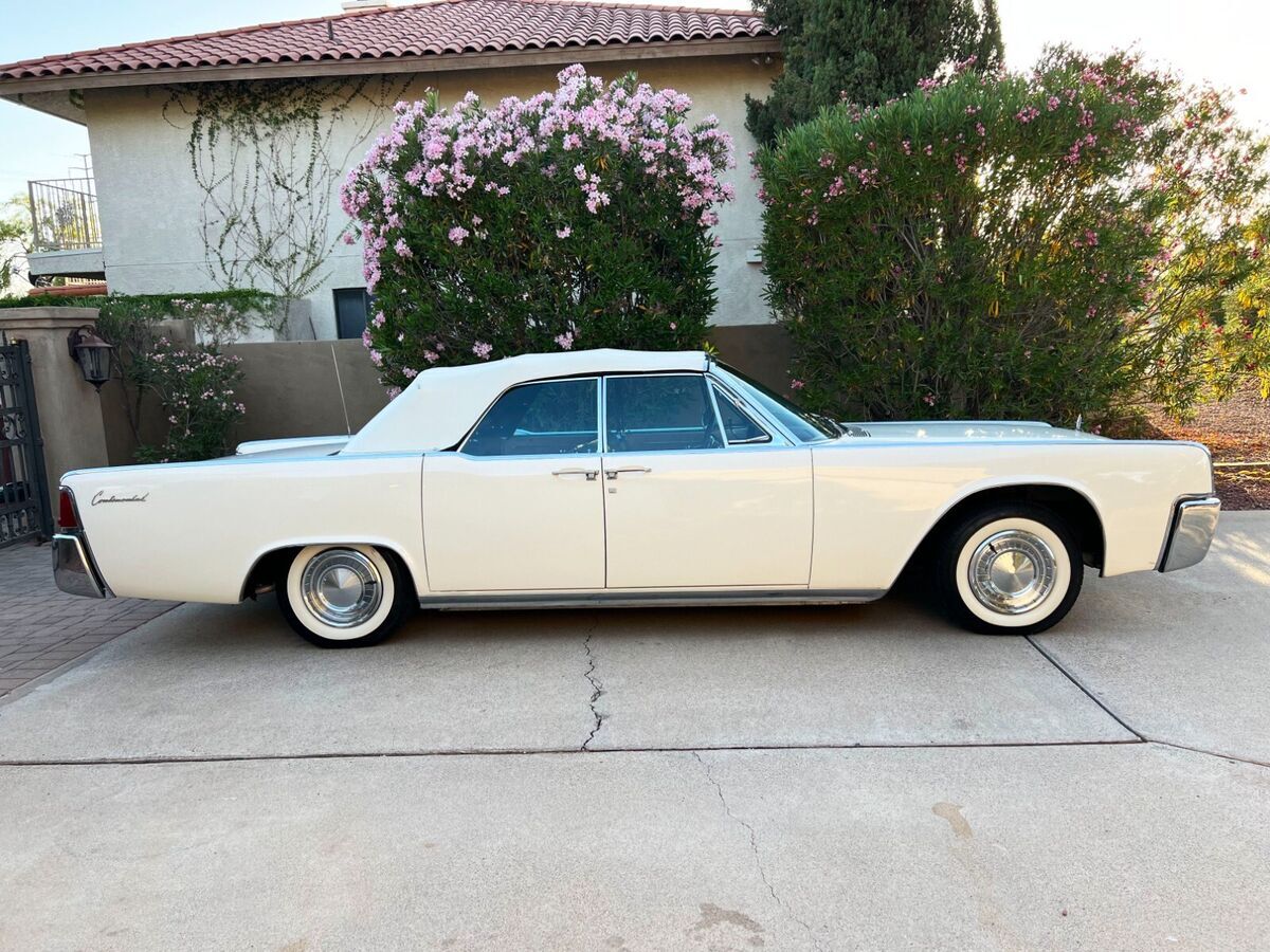 1961 Lincoln Continental Convertible - photo 3