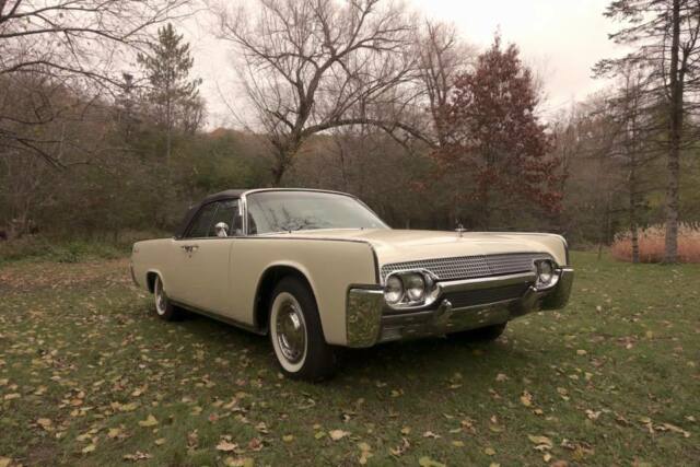 1961 Lincoln Continental Convertible, white on black, RESTORED 1961 Lincoln Continental Convertible