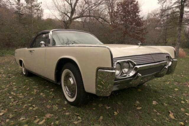 1961 Lincoln Continental Convertible - photo 4
