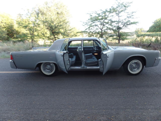 1961 Lincoln Continental Suicide door sedan - photo 8