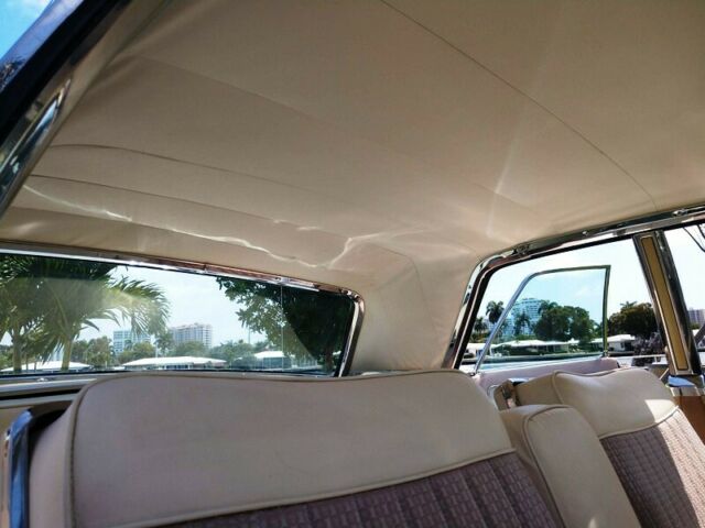 1961 Lincoln Continental - photo 12