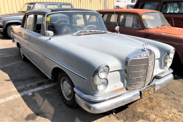 1961 Mercedes-Benz 200-Series