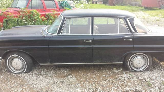1961 Mercedes-Benz 200-Series - photo 2