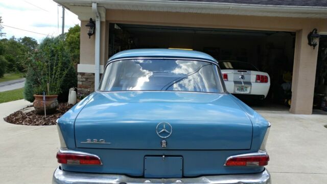1961 Mercedes-Benz 200-Series 220b - photo 2