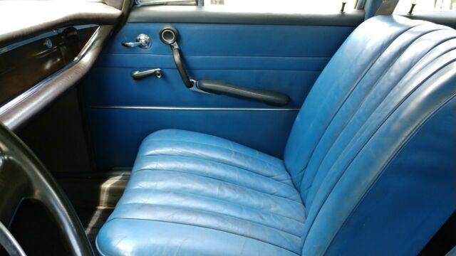 1961 Mercedes-Benz 200-Series 220b - photo 9