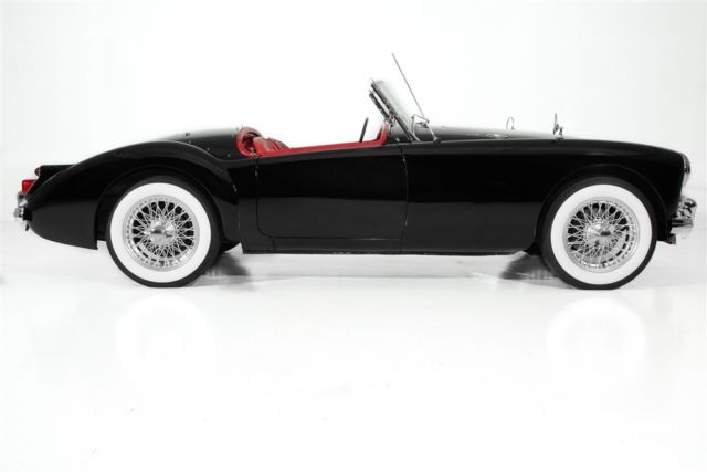 1961 MG MGA 1600 Mark II Convertible Black, Red - photo 2