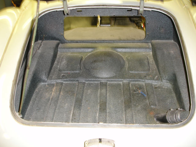 1961 MG MGA leather black/white piping - photo 10