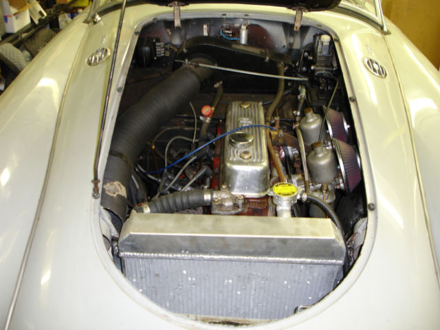 1961 MG MGA leather black/white piping - photo 11