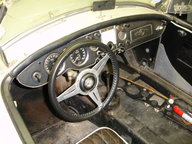 1961 MG MGA leather black/white piping - photo 12