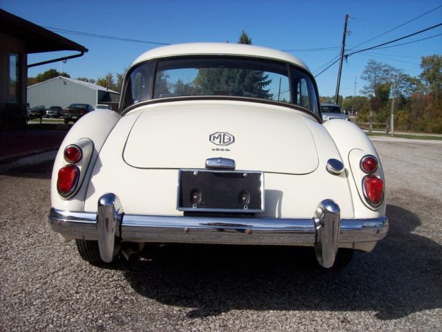 1961 MG MGA 2 DOOR - photo 2