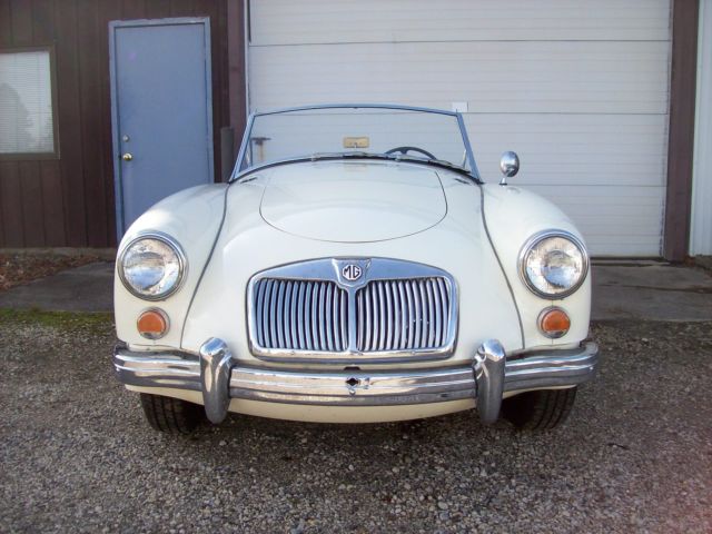1961 MG MGA 2 DOOR