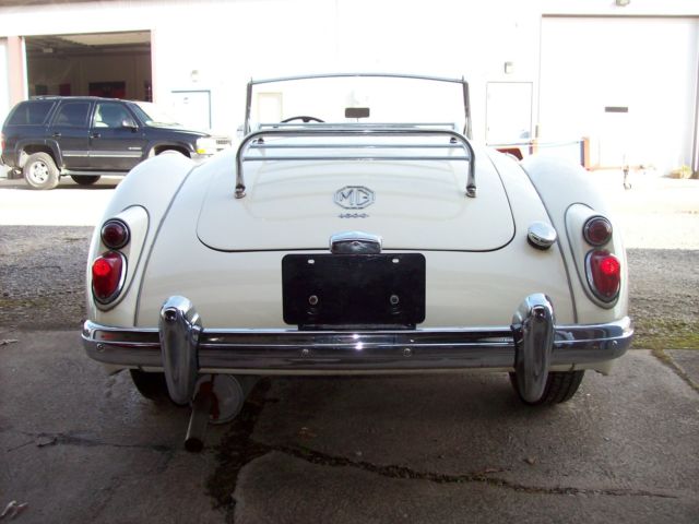 1961 MG MGA 2 DOOR - photo 2