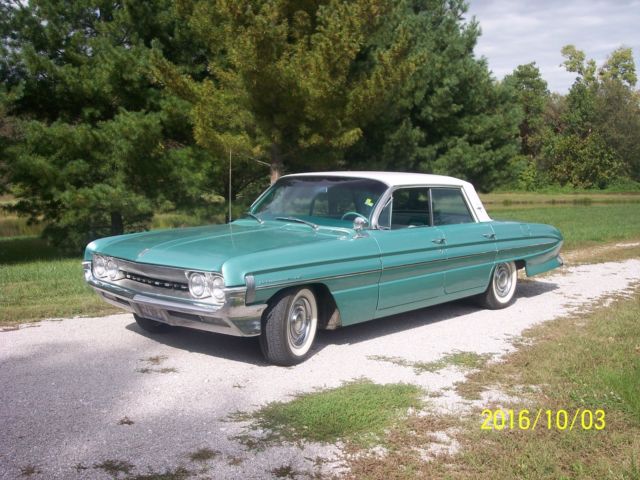 1961 Olds Dynamic 88 4 door hard top 1961 Oldsmobile Eighty-Eight 4 door hardtop