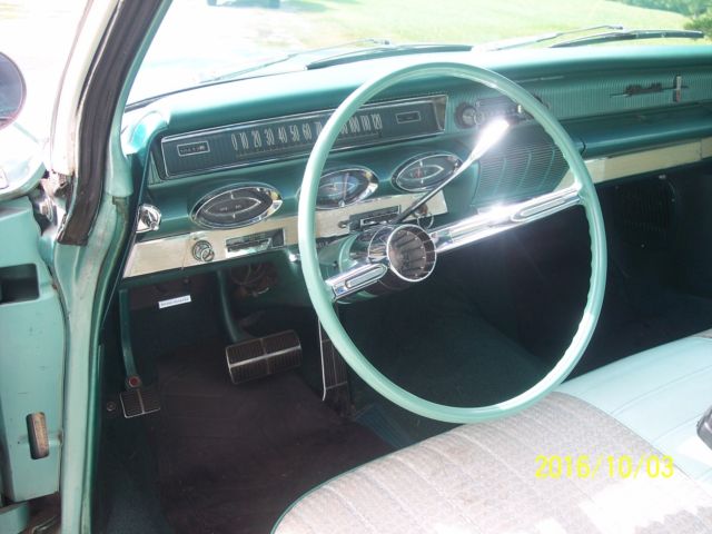 1961 Oldsmobile Eighty-Eight 4 door hardtop - photo 12