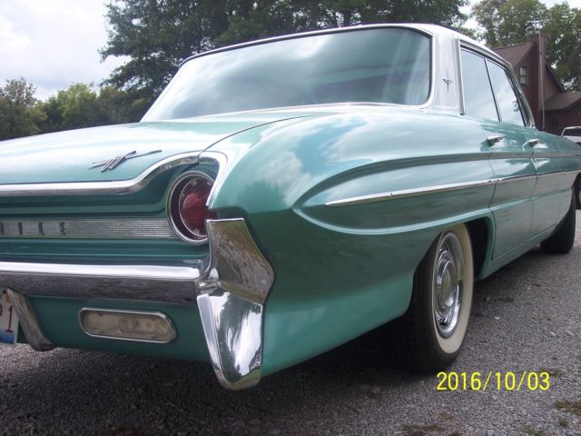 1961 Oldsmobile Eighty-Eight 4 door hardtop - photo 5